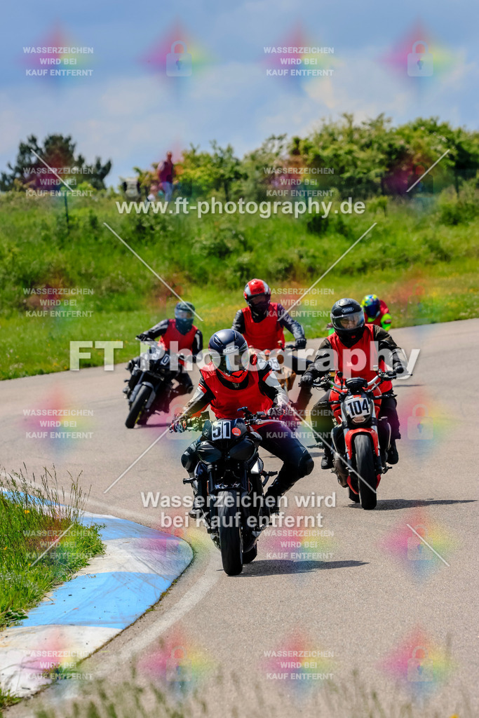 MotoTeam-0133 | Hier findet Ihr Bilder von Touristenfahrten auf der Nürburgring Nordschleife oder von anderen Veranstaltungen die ich besucht habe. Viel Spass beim Durch Schauen 
