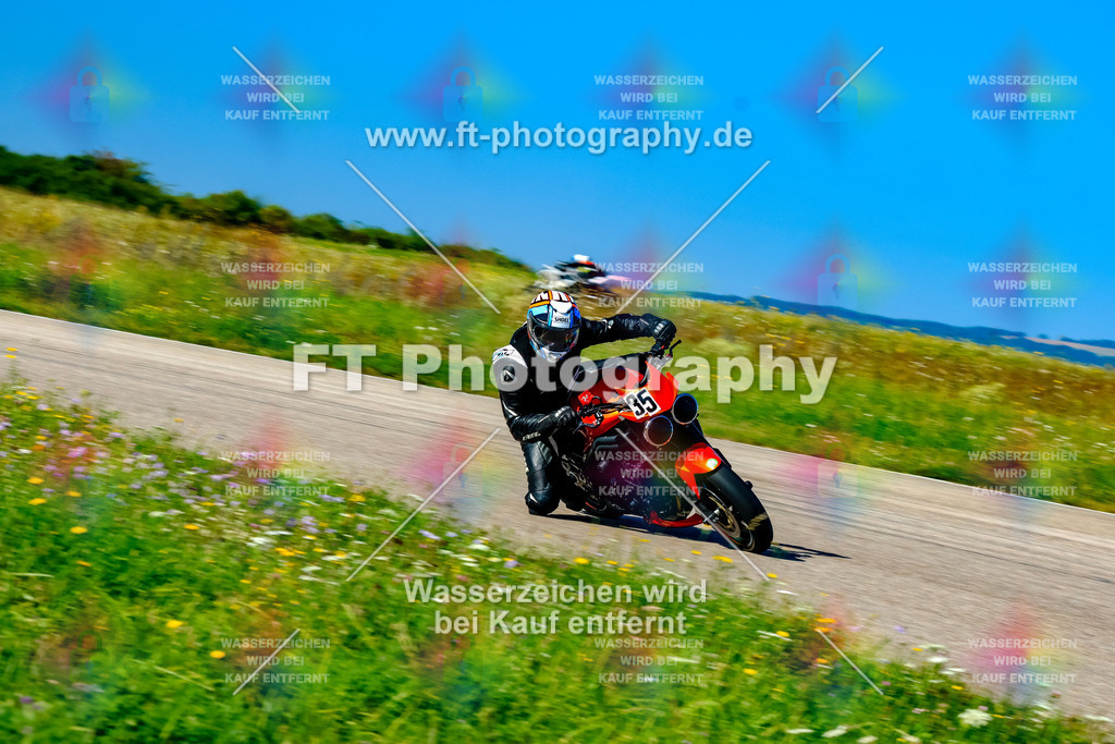 035-2216 | Hier findet Ihr Bilder von Touristenfahrten auf der Nürburgring Nordschleife oder von anderen Veranstaltungen die ich besucht habe. Viel Spass beim Durch Schauen 