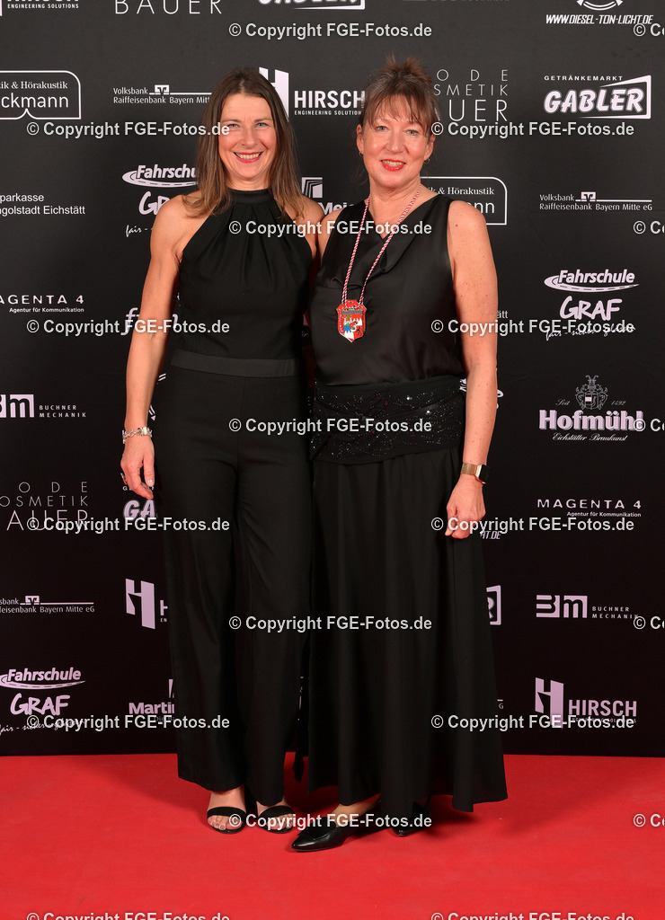 20240113-fge-fotos-0022 | Eröffnungsball der FGE am 13.01.2024 im Alten Stadttheater in Eichstätt. - Realisiert mit Pictrs.com