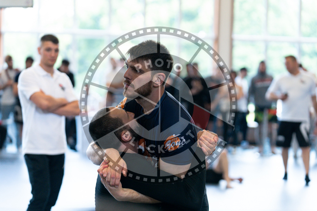 20240608PBB01898 | Fighters compete during the ILLCS VII summer edition luna livre competition in Hannover, Germany, on June 8, 2024.