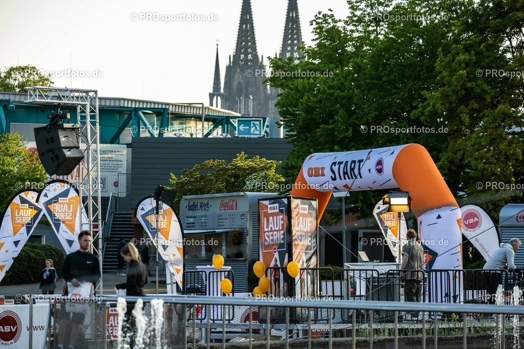 16. OBI Nachtlauf des ASV Koeln; Koeln, 17.05.23 | Impressionen vom 16. OBI Nachtlauf des ASV Koeln am 17.05.23 an Rheinpromenade und Tanzbrunnen in Koeln (Deutschland). Foto: BEAUTIFUL SPORTS/Ulrich Fassbender