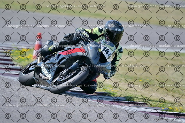 26BT02-0538 | markuskiefer.com - Realisiert mit Pictrs.com