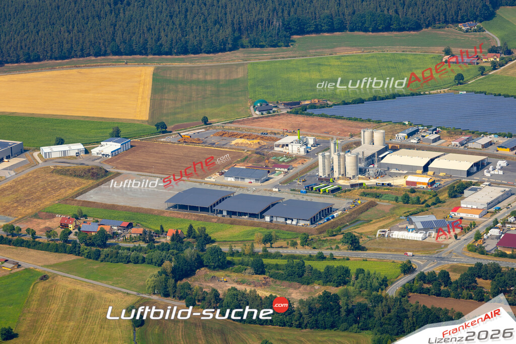 Die Luftaufnahme Gewerbegebiet - Pressath wurde 2022 vom Flugzeug aus (keine Drohne) erstellt. Hohe Auflösung -für große Poster und Wandbilder geeignet - Garantiert!