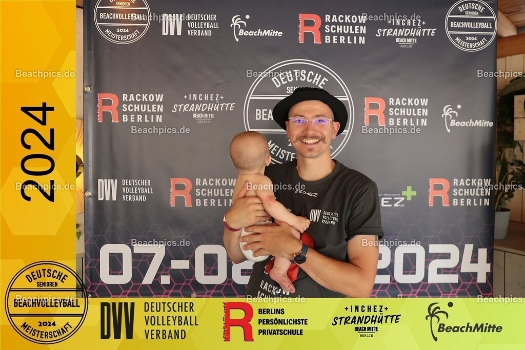 20240907_150846_115 | Sie befinden sich nun in der Bildergalerie von Beachpics.de. Sie können einzelne Bilder als Abzug, digital oder als spezielle Produkte erwerben.
Die Auswahl sehen sie, wenn sie unter dem gewünschten Bild auf Bestellen klicken!
Haben sie spezielle Wünsche,