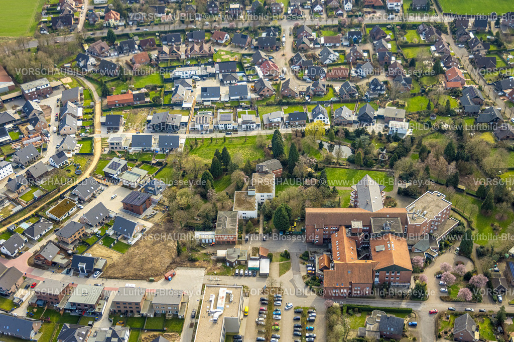 Isselburg240313859 | Luftbild, Augustahospital Krankenhaus, 
Wohngebiet Linders Feld, Anholt, Isselburg, Nordrhein-Westfalen, Deutschland