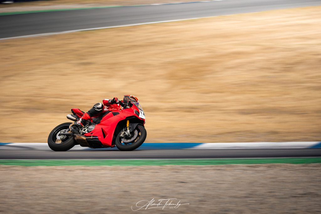 Ducati Trackday Hockenheimring 2026 | Entdecken Sie die faszinierende Welt von Alexander Tschuncky Arts: Kreative Fotografie, atemberaubende Automobilkunst und hochwertiger Bilderdruck. Lassen Sie sich inspirieren! - Realisiert mit Pictrs.com