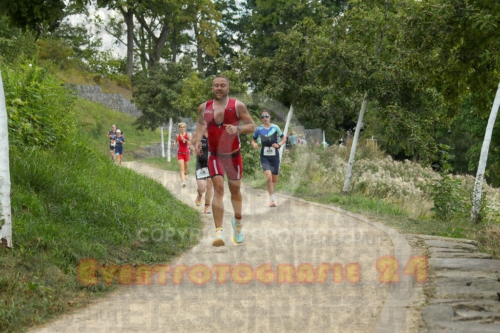250824_1352_EX1_4030 | Sportfotografie im Rhein-Sieg Kreis, Köln, Bonn, NRW, Rheinland Pfalz, Hessen, etc. Unser Tätigkeitsfeld umfasst den Laufsport vom Volkslauf über den Marathon, Duathlon, Triathon bis zum Ultralauf wie Kölnpfad Ultra oder Schindertrail.