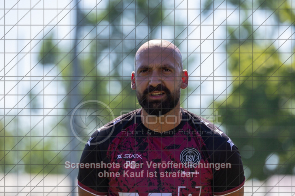 20250629_103336_0225 | #,1.Göppinger SV, Fussball, Oberliga BW - Trainingsauftakt, Saison 2025/2026, Rasensportplatz Stadion SV Göppingen, Hohenstaufenstr. 116, 73033 Göppingen, 29.06.2025 - 10:30 Uhr,Foto: PhotoPeet-Sportfotografie/Peter Harich