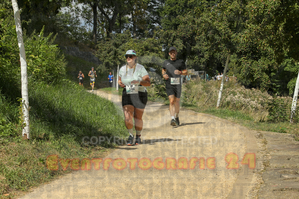 250824_1303_EX1_1277 | Sportfotografie im Rhein-Sieg Kreis, Köln, Bonn, NRW, Rheinland Pfalz, Hessen, etc. Unser Tätigkeitsfeld umfasst den Laufsport vom Volkslauf über den Marathon, Duathlon, Triathon bis zum Ultralauf wie Kölnpfad Ultra oder Schindertrail.