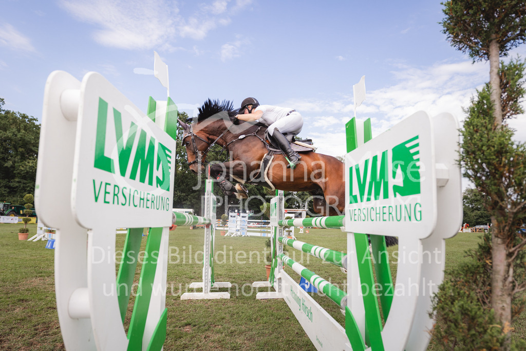230715_LC_M1-Spr-619 | Deine schönsten Turniermomente als professionelle Fotos! Entdecke hochwertige Pferdesport-Fotografie im Online-Shop. Jetzt Fotos finden & bestellen!