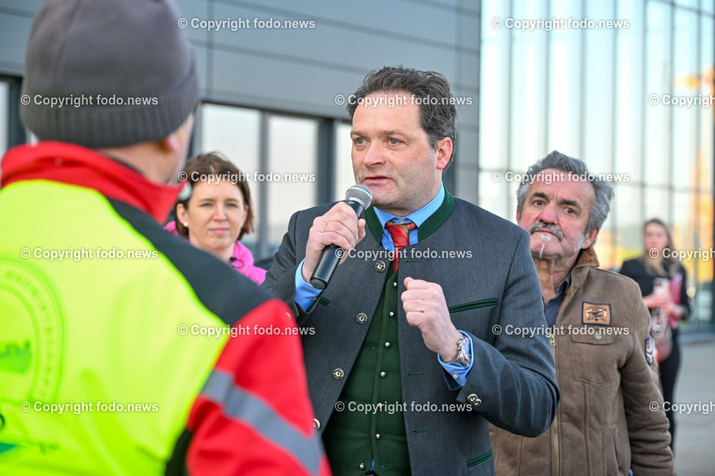 Bauernprotest_ Poendorf_ Lasco_ 08.03.2024-70 | 08.03.2024, Poendorf, AUT, Bauernprotest, im Bild Bauernprotest, Bauern, Landwirte, Traktoren, Fa. Lasco, Demo, Kundgebung

BM Norbert Totschnig(VP, Land- und Forstwirtschaft, Regionen und Wasserwirtschaft)