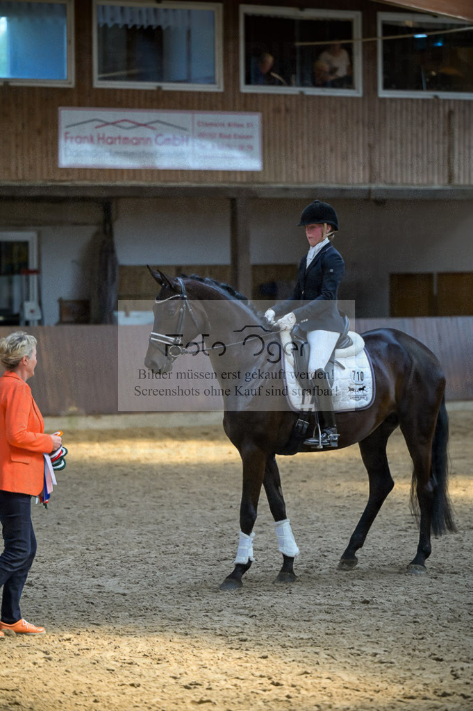 Reitturnier Voxtrup | Entdecke hochwertige Reitturnierfotos von Foto Oger. Professionell, emotional und authentisch – jetzt Lieblingsmomente im Shop bestellen.Deutschlandweite Turnierfotografie. - Realisiert mit Pictrs.com