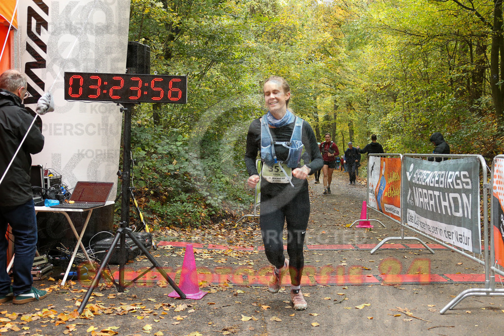 251026_1325_EX1_3425 | Sportfotografie im Rhein-Sieg Kreis, Köln, Bonn, NRW, Rheinland Pfalz, Hessen, etc. Unser Tätigkeitsfeld umfasst den Laufsport vom Volkslauf über den Marathon, Duathlon, Triathon bis zum Ultralauf wie Kölnpfad Ultra oder Schindertrail.