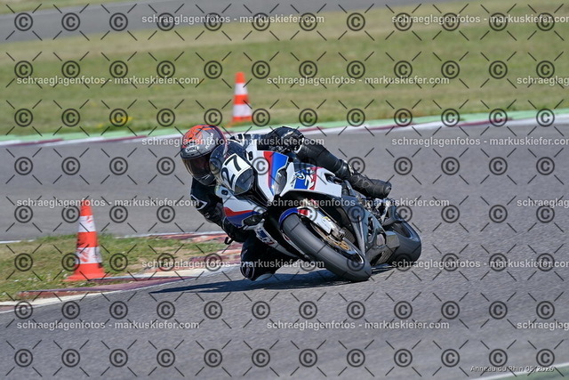 26BT01-1711 | 027 - Realisiert mit Pictrs.com