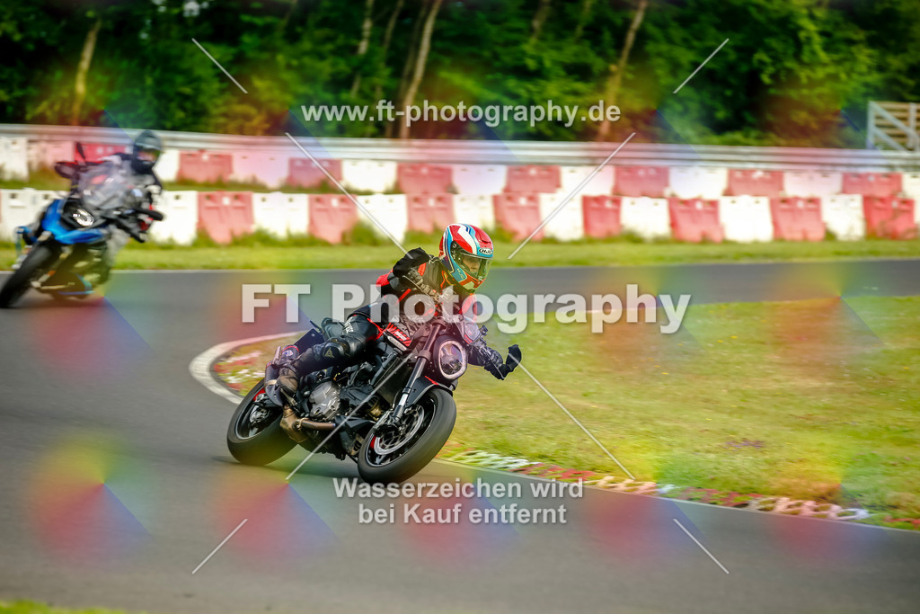 VBK-4584 | Hier findet Ihr Bilder von Touristenfahrten auf der Nürburgring Nordschleife oder von anderen Veranstaltungen die ich besucht habe. Viel Spass beim Durch Schauen 