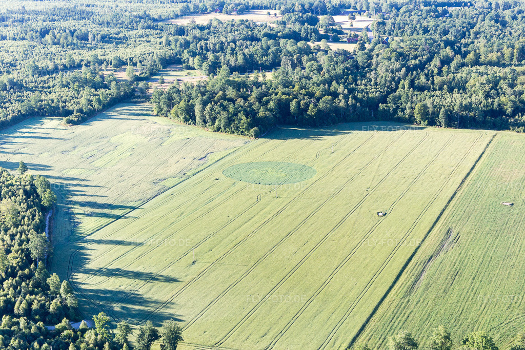 Luftbild: Ortsansicht in Hårestorp im Bundesland Kronoberg in Schweden. Foto: IMG_108324.jpg vom 30.06.2018 durch Werner Riehm/FLY-FOTO.de