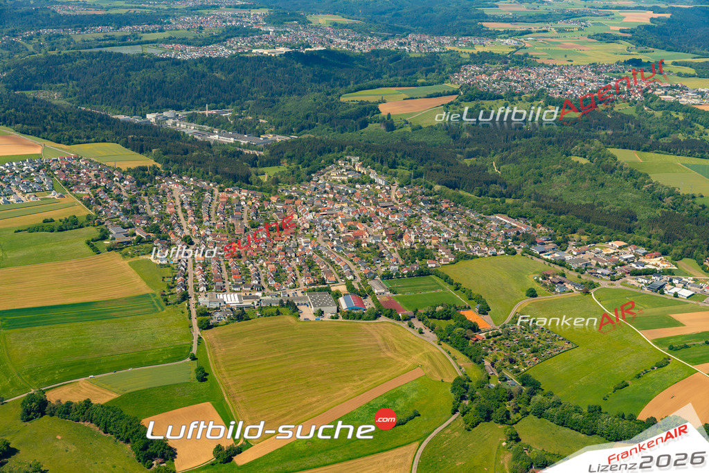Das Luftbild zeigt : Herlikofen Schwäbisch Gmünd - Die Luftaufnahme wurde 2024 vom UL-Flugzeug aus erstellt ( keine Drohne ) - Hochauflösende Luftaufnahme - Für grossformatige Ausdrucke geeignet. Die Geschenkidee !Mit Lizenz und Bildrechte bestellbar
