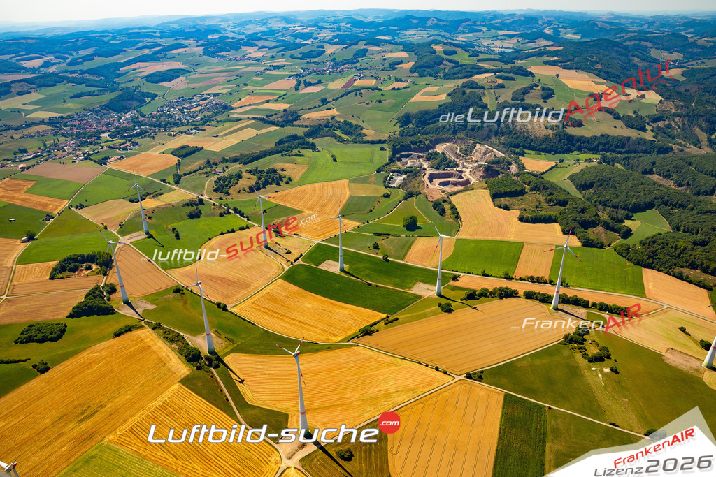 Die Luftaufnahme Windpark - Diemelsee wurde 2022 vom Flugzeug aus (keine Drohne) erstellt. Hohe Auflösung -für große Poster und Wandbilder geeignet - Garantiert!