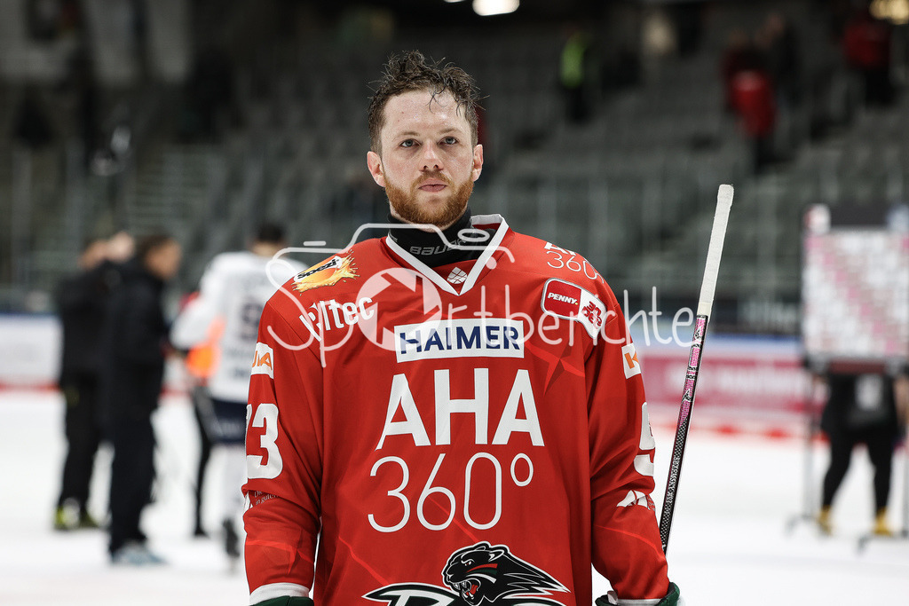 Augsburger Panther - Adler Mannheim | niedergeschlagene Panther nach der Heimniederlage gegen Mannheim / War das schon der Abstieg / Simon SEZEMSKY (AEV #93)