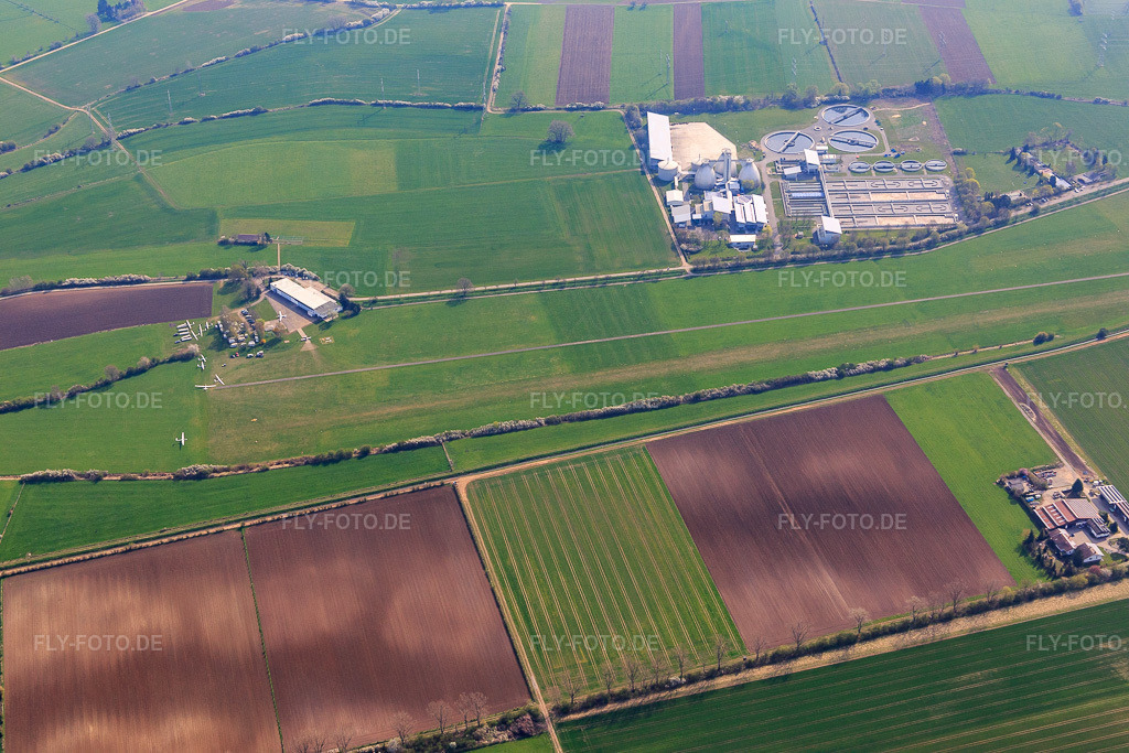 Luftbild: Flugplatz Weinheim/ Bergstrasse (EDGZ) in Weinheim im Bundesland Baden-Württemberg in Deutschland. Foto: IMG_077032.jpg vom 12.04.2015 durch Werner Riehm/FLY-FOTO.deLuftsportverein Weinheim 1932 e.V