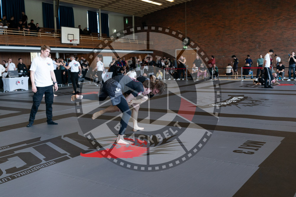 20250329PBB0930 | Fighters compete during the International Luta Livre (ILLCS) Germany IX Spring 2025 Competition spring on March 29, 2025 in Hannover, Germany.© Chiara Dazi