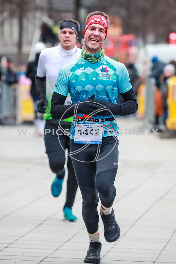 SILVESTERLAUF LINZ 25 | Linz, AUSTRIA, 31. Dezember 25, TRIRUN SILVESTERLAUF LINZ 25 , Image shows: 
Photo: WAPICS / BINDER Manuel