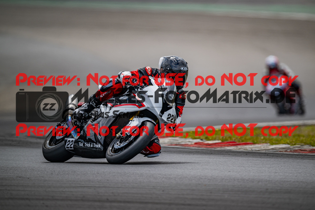 MaZZes_FotoMatrix_230719_4806 | ROT