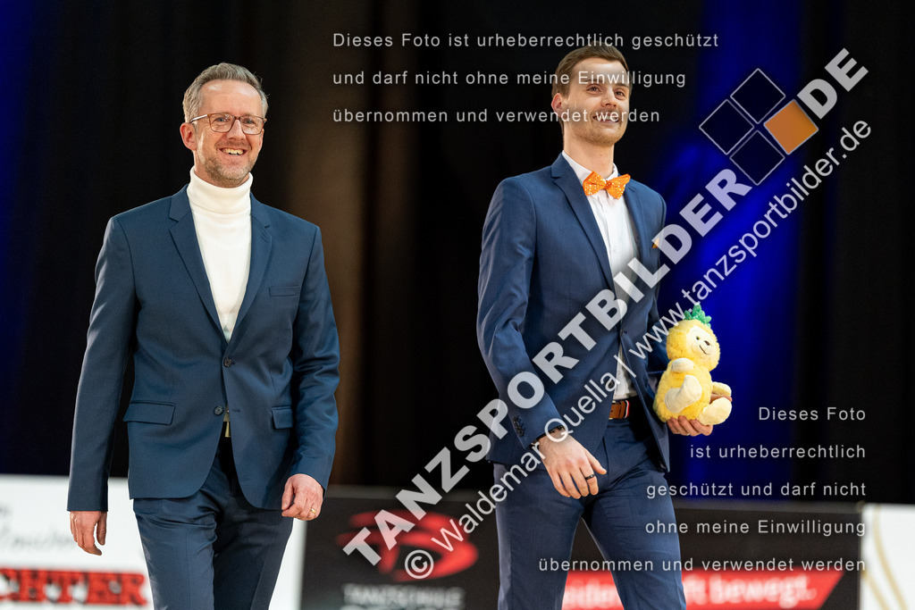 20240120-01062 | Hier finden Sie Tanz Bilder vom Latein und Standard Formationen tanzen. Sportbilder vom Tanzsport. Schöne Fotos und von Weltmeisterschaft, Europameisterschaft, Bundesliga, Regionalliga, Oberliga und Landesliga sowie von GOC Stuttgart, DanceComp, WM Bremen