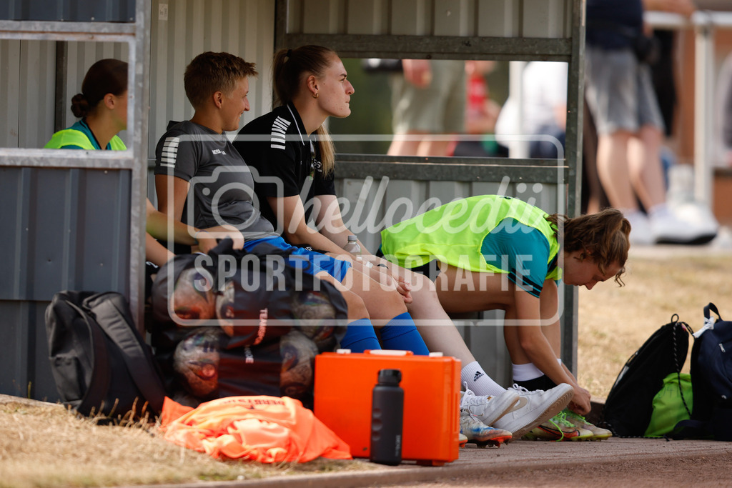 Fußball I Frauen I Westfalenpokal 26-27 I DJK GW Amelsbüren - SSV Rhade  I 18818 | realhellocedii - Realisiert mit Pictrs.com