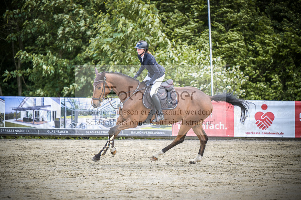 DOS_4669 | Entdecke hochwertige Reitturnierfotos von Foto Oger. Professionell, emotional und authentisch – jetzt Lieblingsmomente im Shop bestellen.Deutschlandweite Turnierfotografie. - Realisiert mit Pictrs.com
