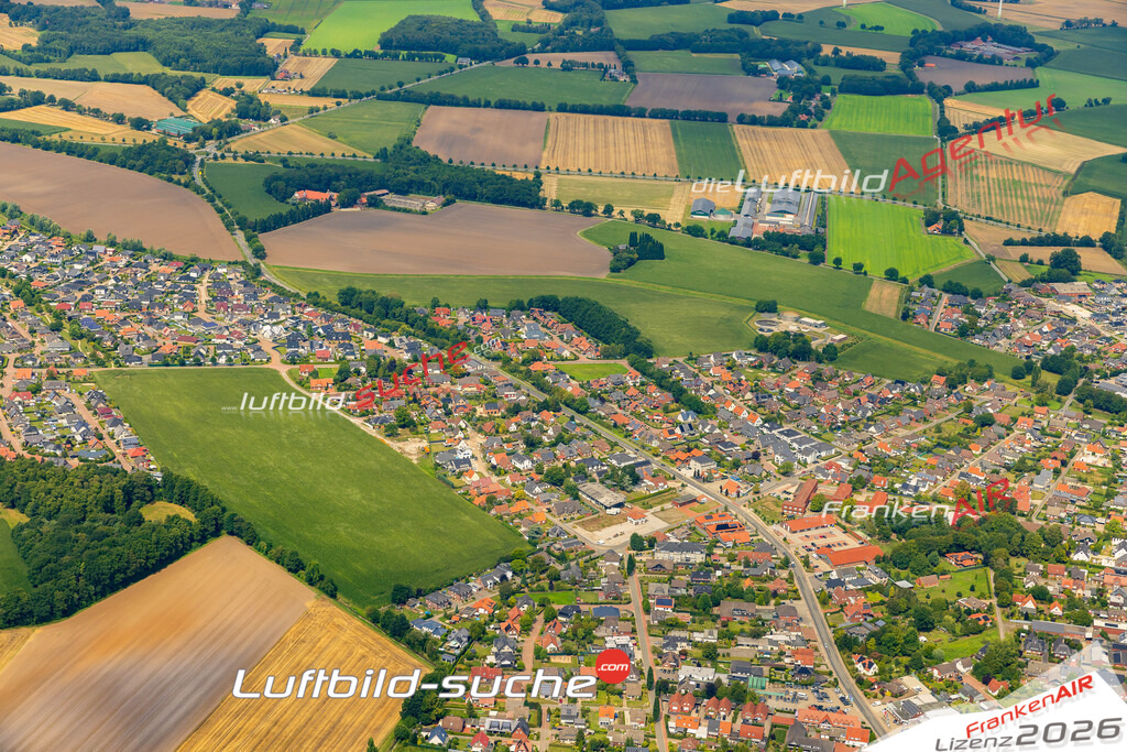 Luftbild Vs Google Maps  Quackenbrücker Strasse  Dinklage -Das Luftbild wurde 2025 vom UL-Flugzeug heraus erstellt ( keine Drohnenluftbilder ) - Hochauflösende Luftaufnahme -Nicht vergleichbar mit Google Maps oder Satelittenbilder- Die Geschenkidee !Mit Lizenz und Bildrechte bestellbar