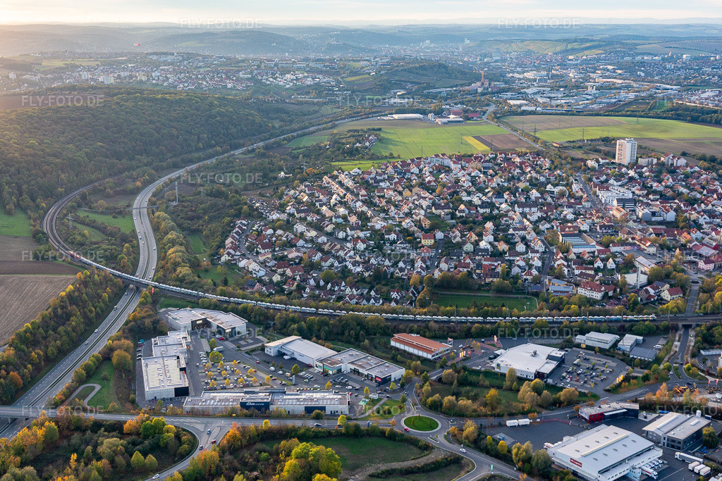 Luftbild: Ortsansicht an der B8 von Osten in Rottendorf im Bundesland Bayern in Deutschland. Foto: IMG_119722.jpg vom 26.10.2019 durch Werner Riehm/FLY-FOTO.de