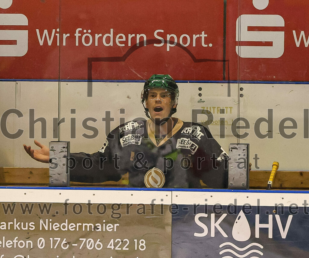 2024-03-01_080_TSV_Erding_gegen_ERSC_Amberg | Erding, Deutschland, 01.03.2024:
Eishockey, Bayernliga Playoffs 2023 / 2024, 5. Spieltag, TSV Erding gegen ERSC Amberg, Endergebnis: 9:0

Mark Waldhausen (Erding Gladiators, #27)

Foto: Christian Riedel / fotografie-riedel.net