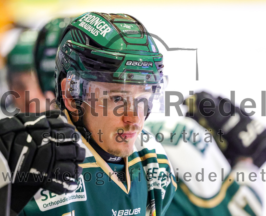 2026-02-27_124_TSV_Erding_gegen_EV_Fuessen | Erding, Deutschland, 27.02.2026:Eishockey, Oberliga Süd 2025 / 2026, 51. Spieltag, TSV Erding gegen EV Füssen, Endergebnis: 2:4Erik Modlmayr (Erding Gladiators, #21)Foto: Christian Riedel / fotografie-riedel.net