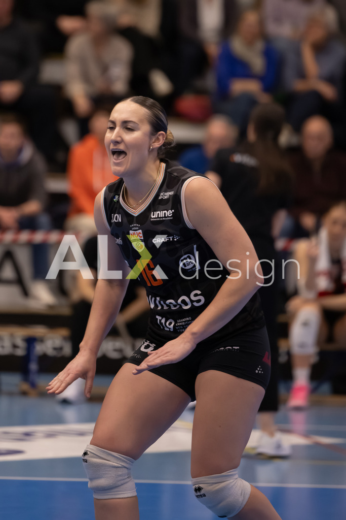 Volleyball I Frauen I Saison 2025-2026 I Volleyball NLA | Women I Round 16 I VC Kanti Schaffhausen - Viteos NUC I 31.01.2026 | 16 Scambray Tia (US) (Viteos NUC) – Außenangriff - Realisiert mit Pictrs.com