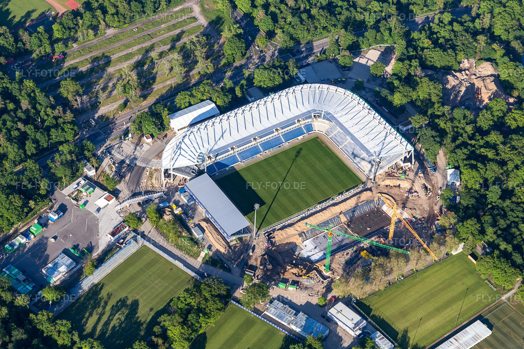 Luftbild: Erweiterungs- und Umbau- Baustelle am Sportstätten-Gelände des Stadion 