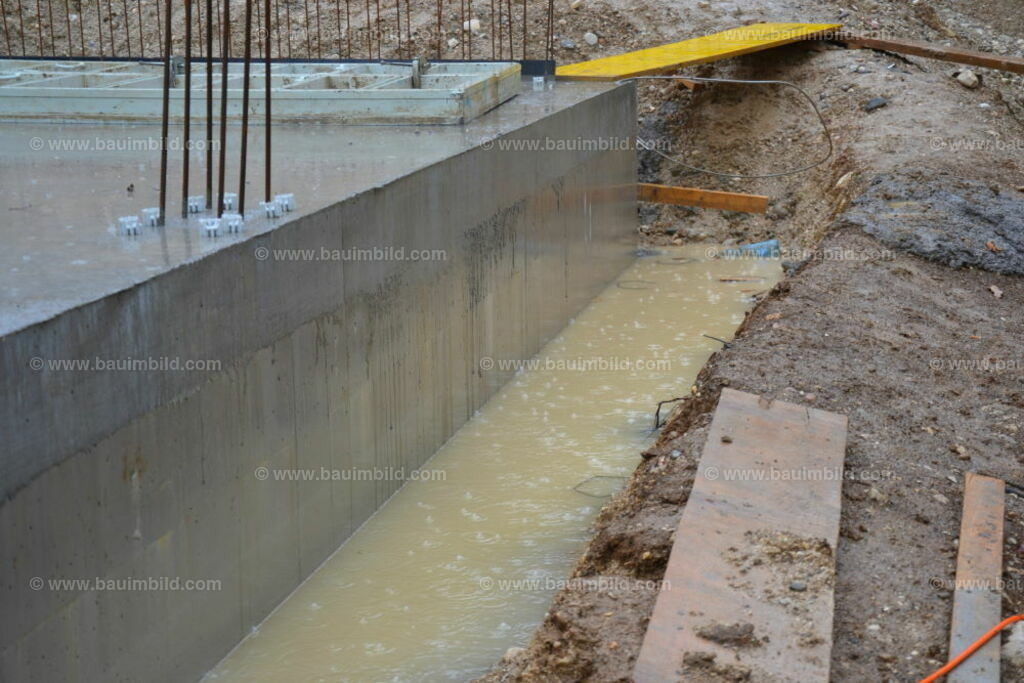 bib-lg04-betonarbeiten-0093 | Nach LV-Leistungsgruppen sortierte Detailfotos über den Bau eines Hauses. Alle Hausbau-Bilder direkt vom Urheber und Autor der Website Haus-Selber-Bauen.com