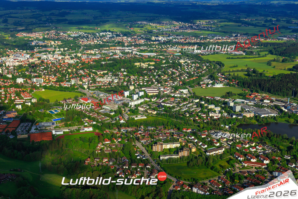 Die Luftaufnahme der Stadt Kempten Allgäu wurde vom UL-Flugzeug heraus erstellt ( keine Drohne )- hohe Auflösung für beste Qualität