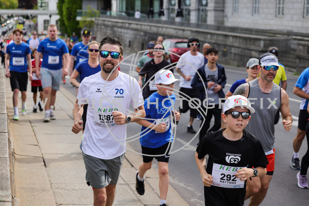 ..... | Int. 3 Brückenlauf Linz, Foto: WAPICS/Binder Manuel
