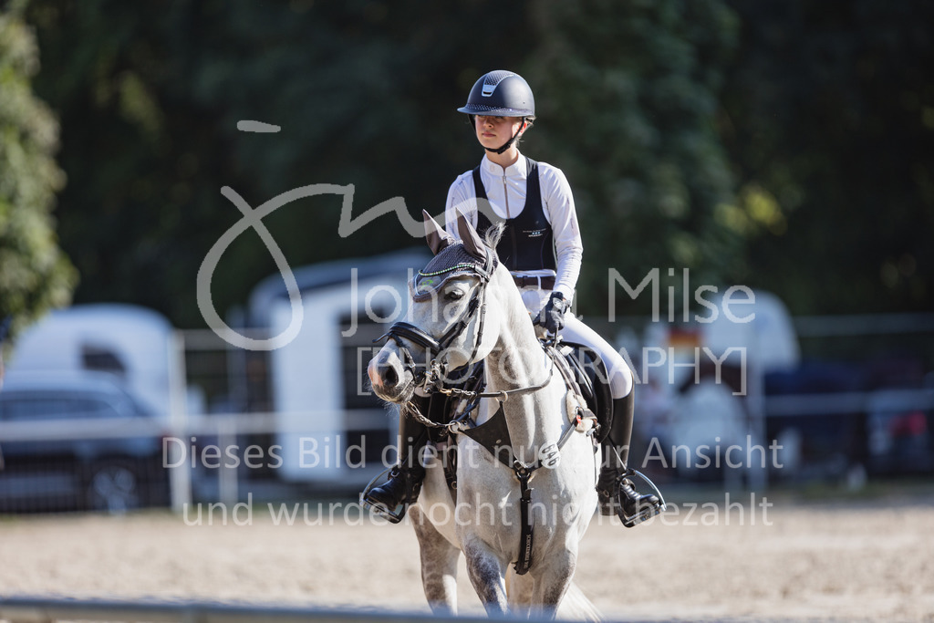 220825_Delbrueck_PonyTrophy-101 | Deine schönsten Turniermomente als professionelle Fotos! Entdecke hochwertige Pferdesport-Fotografie im Online-Shop. Jetzt Fotos finden & bestellen!