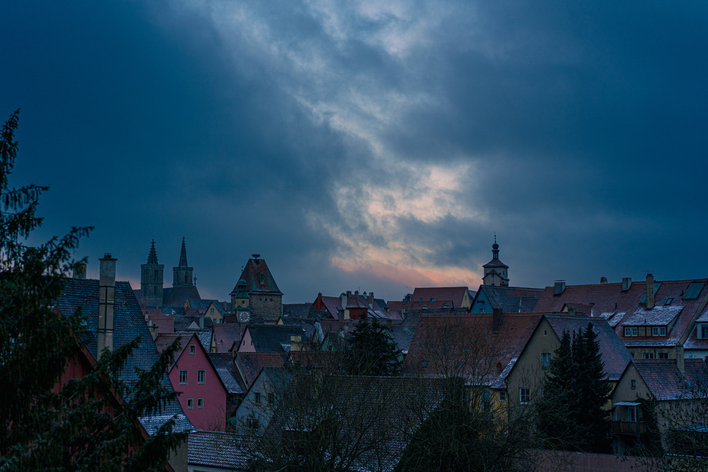 DSC06796-1 | Rothenburg ob der Tauber. Nur hier gibt es Exklusive und passend zur Jahreszeit Ihr Wandbild, T-Shirt, Tasse und alles was das Rothenburg Herz begehrt. - Realisiert mit Pictrs.com