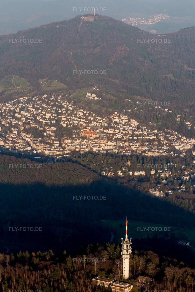 Luftbild: Fremersbergturm, Sendemast in Baden-Baden im Bundesland Baden-Württemberg in Deutschland. Foto: IMG_097750.jpg vom 16.03.2017 durch Werner Riehm/FLY-FOTO.de
