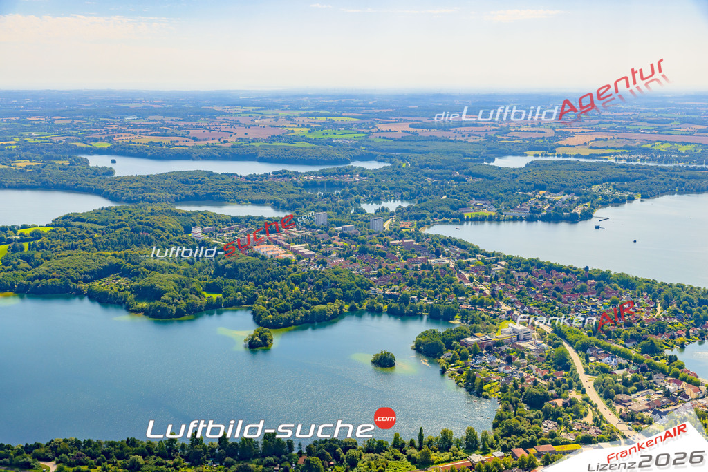 Luftaufnahme der Stadt Plön - Die Luftaufnahme wurde 2025 vom UL-Flugzeug heraus erstellt ( keine Drohne ) - Hochauflösende Luftaufnahme - für professionelle Ausdrucke geeignet. Die Geschenkidee !Hier alle&nbsp;Infos zur Lizenzierung der LuftaufnahmeWir fliegen auch dieses Jahr wieder in Ihre Region um Luftbilder zu erstellen.- Luftbild anfragen