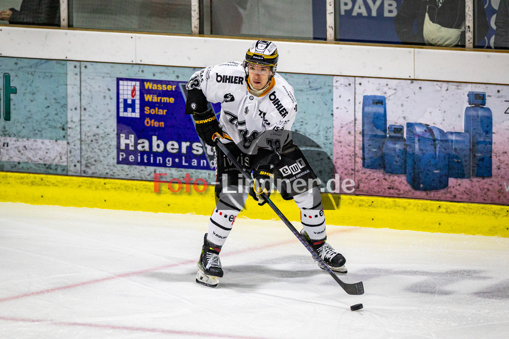 EC Peiting vs EV Füssen | Eishockey Oberliga Süd Vorrunde 2024/2025, EC Peiting vs EV Füssen, 20241002,Georg THAL (EVF 72) in Aktion, Freisteller,2024-10-02 in Peiting (Eisstadion)Georg THAL (EVF 72)Copyright: WolfgangxLindner foto-lindner.de