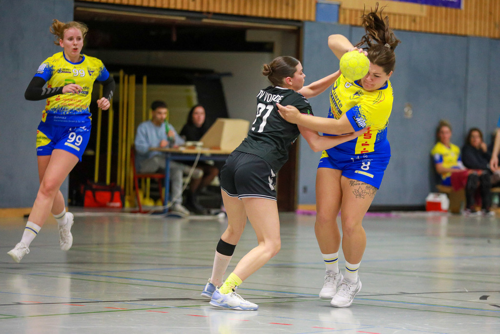 SVN_TvVoerde_021124_101 | Bildergalerie von Sport-Ereignissen aber auch von weiteren spannenden Dingen - nicht nur vom Niederrhein. In Anlehnung an den bekannten Spruch von Hanns Dieter Hüsch heißt das Motto: "Niederrhein ist überall".  - Realisiert mit Pictrs.com