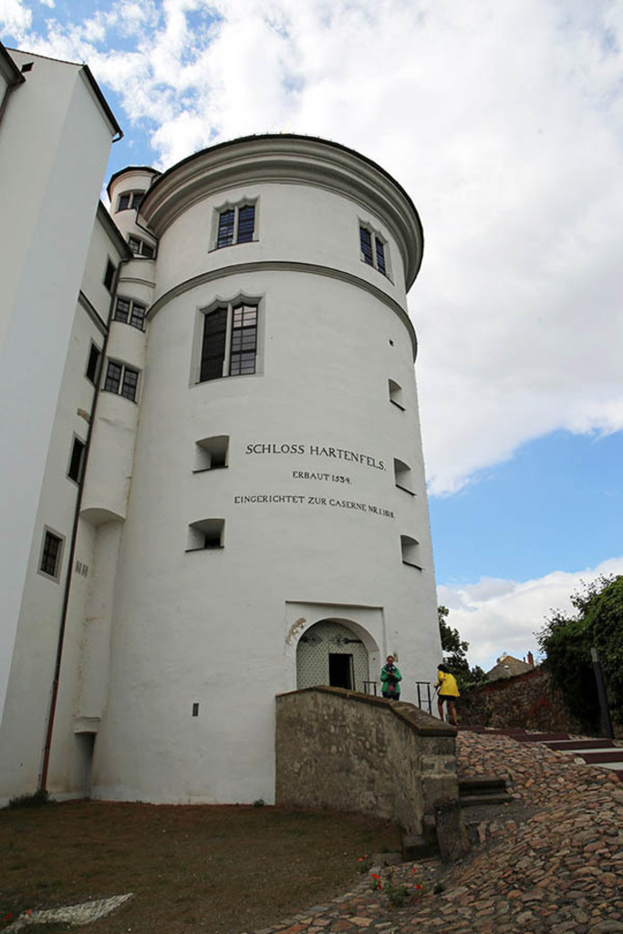 Torgau - Schloss Hartenfels | Entdecke über 20 Kategorien Leipzig-Motive: Foto-Downloads, hochwertige Poster, Leinwand- & Fine-Art-Prints. Jetzt Lieblingsfoto im Bildlexikon Leipzig Shop bestellen!