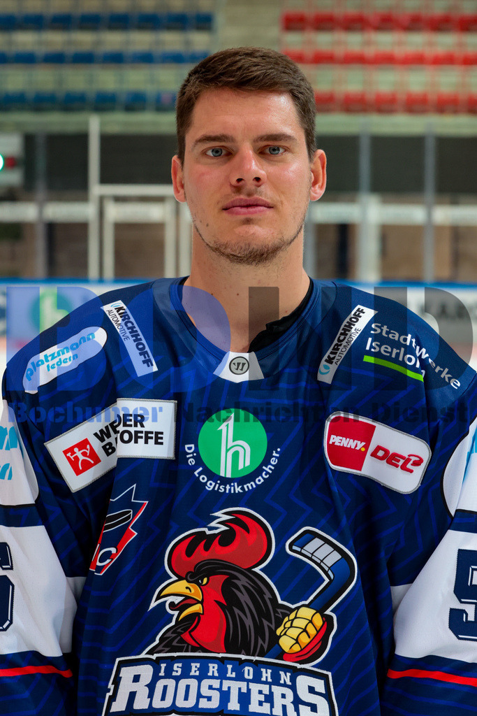 Deutsche Eishockey Liga (DEL): Iserlohn Roosters Teamshooting {date} -  | {headline}(Foto: Sebastian Sendlak / BOND) - Realisiert mit Pictrs.com