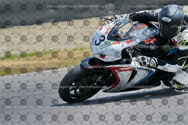 25bt04-1483 | markuskiefer.com - Realisiert mit Pictrs.com