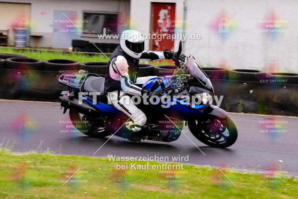 MotoTeamVBK-20459 | Hier findet Ihr Bilder von Touristenfahrten auf der Nürburgring Nordschleife oder von anderen Veranstaltungen die ich besucht habe. Viel Spass beim Durch Schauen 