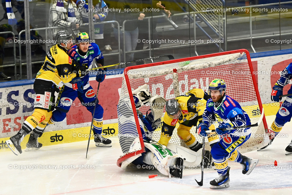 EC IDM Wärmepumpen VSV vs. HC Pustertal | #46 Deluca Ivan HC PUSTERTAL, #2 MACPHERSON Dylan EC VSV, #1 LAMOUREUX JEAN PHILIPPE EC VSV, #40 Andergassen Raphael HC PUSTERTAL, #16 HANCOCK Kevin EC VSV, Tor fällt um, EC IDM Wärmepumpen VSV vs. HC Pustertal, EC IDM Wärmepumpen VSV vs. HC Pustertal am 15.11.2024 in Villach (Stadthalle Villach), Austria, (Photo by Bernd Stefan)